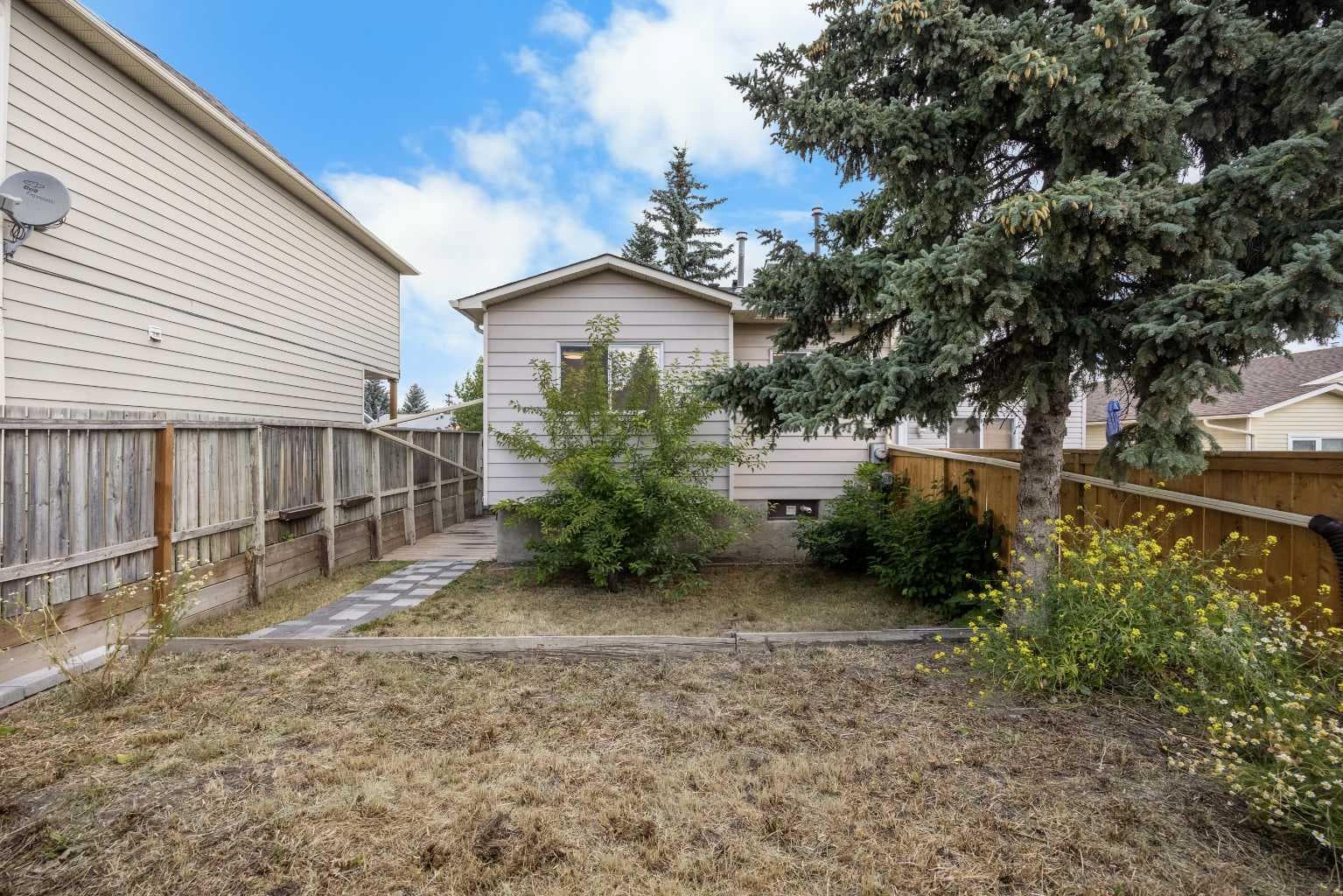 155 Sandarac Way NW