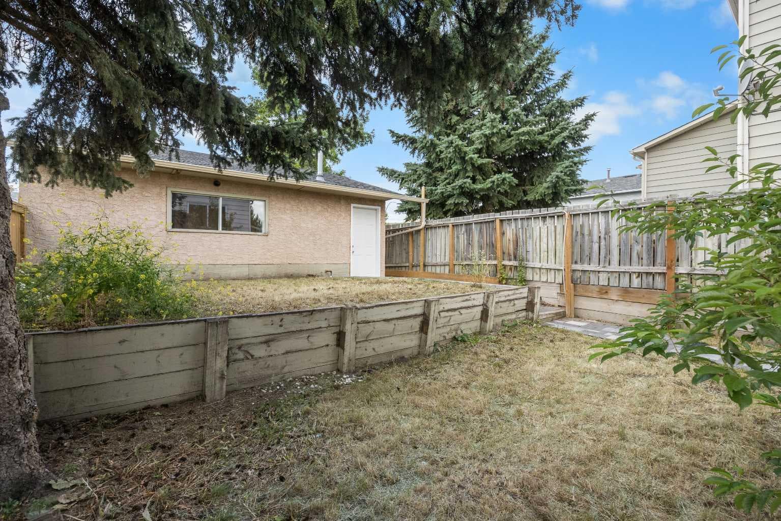 155 Sandarac Way NW