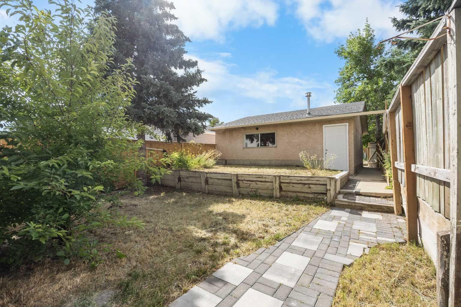 155 Sandarac Way NW