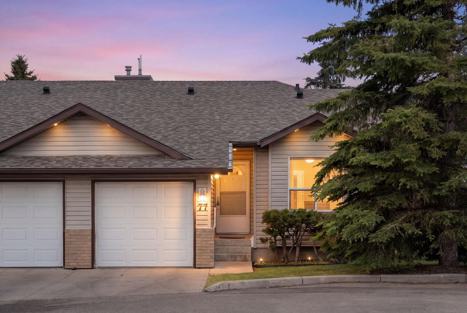 77 Tararidge Circle NE