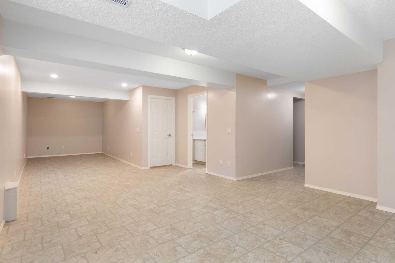 77 Tararidge Circle NE