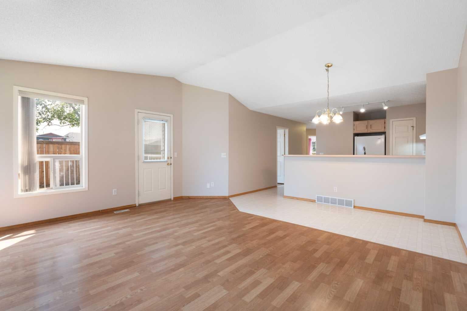 77 Tararidge Circle NE
