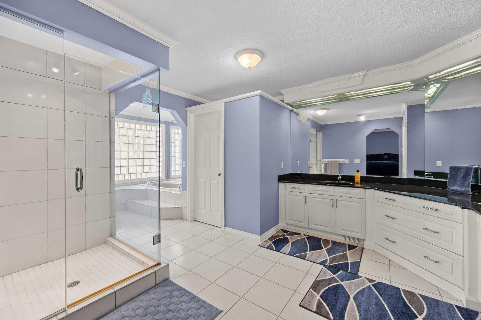 7 Biggar Heights Bay 