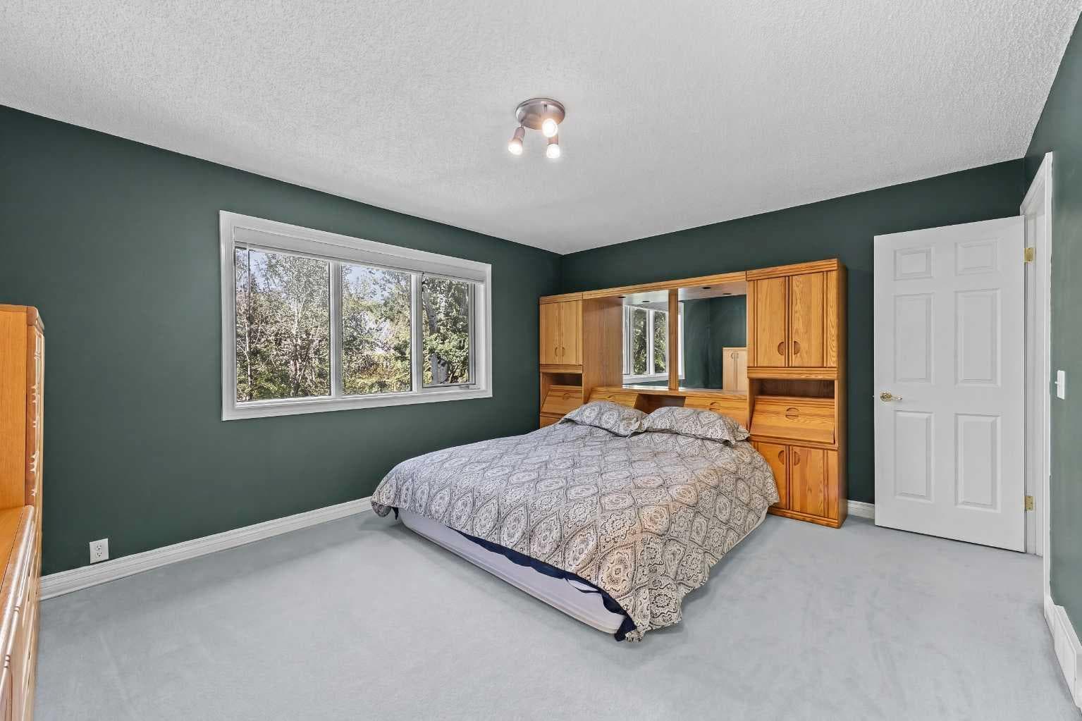 7 Biggar Heights Bay 