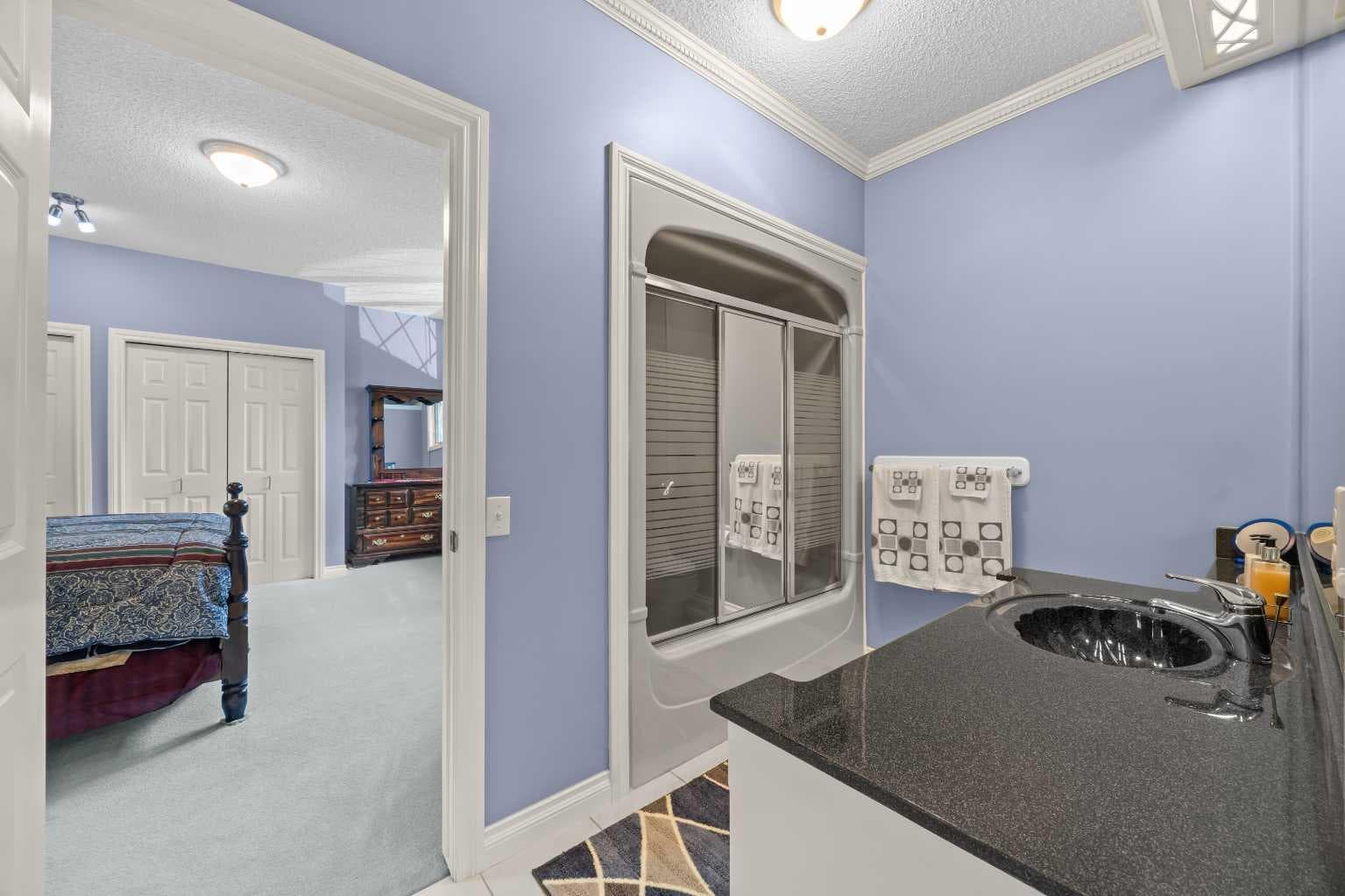 7 Biggar Heights Bay 