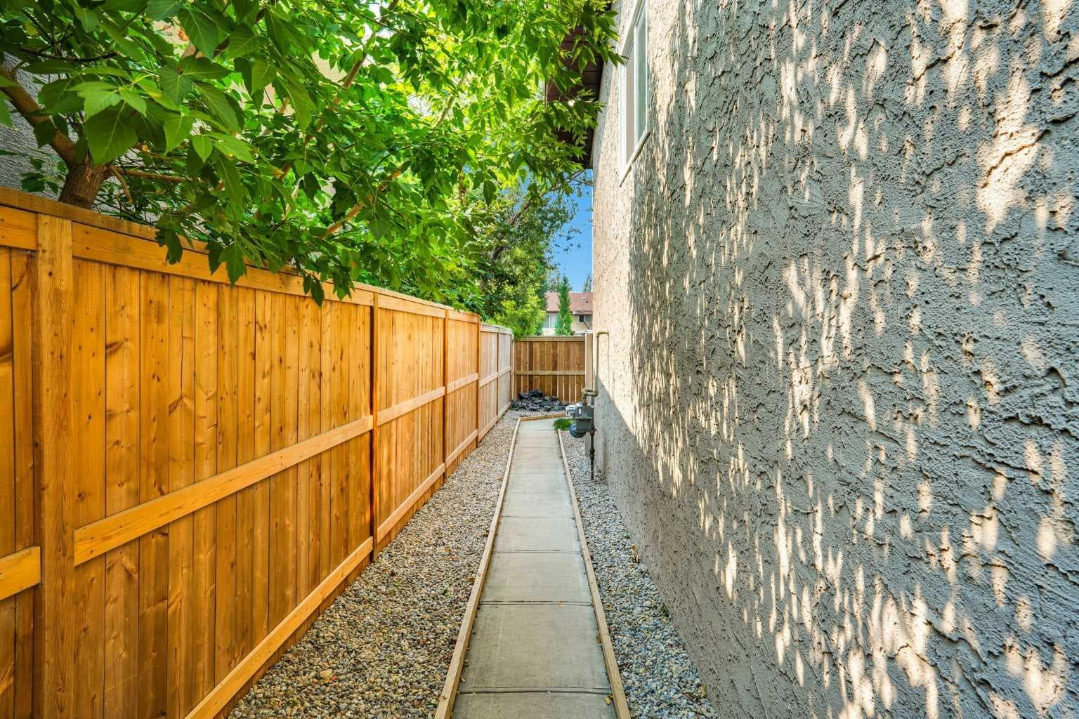 115 Abingdon Crescent NE