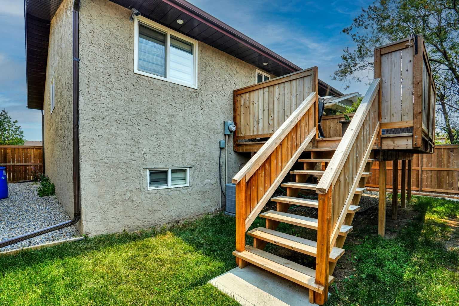 115 Abingdon Crescent NE