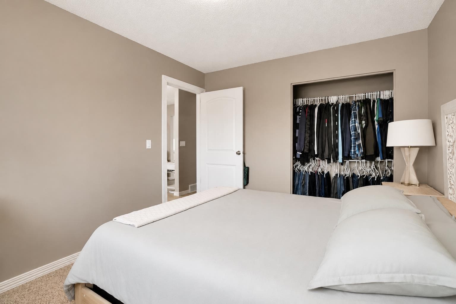115 Abingdon Crescent NE