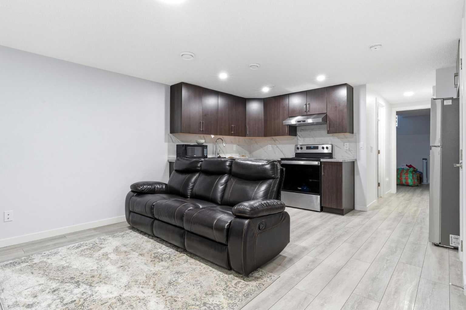 44 Amblefield Avenue NW
