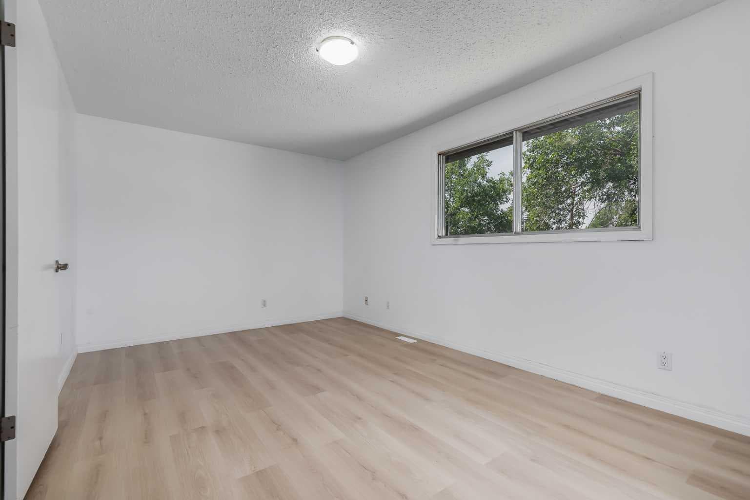 264 Templeview Way NE
