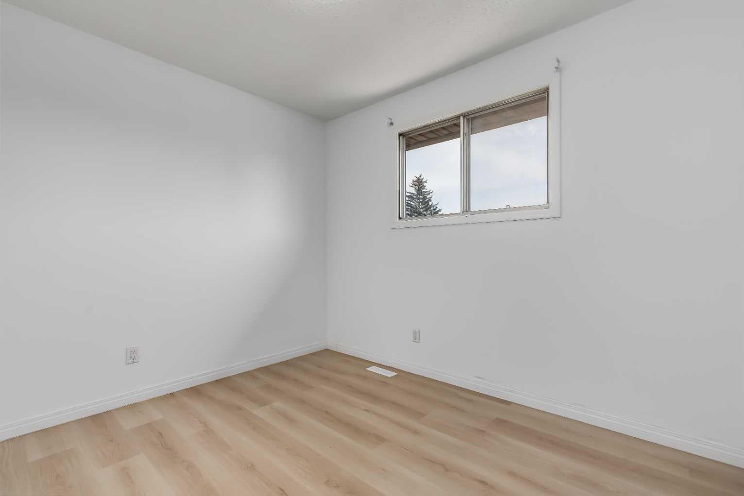 264 Templeview Way NE