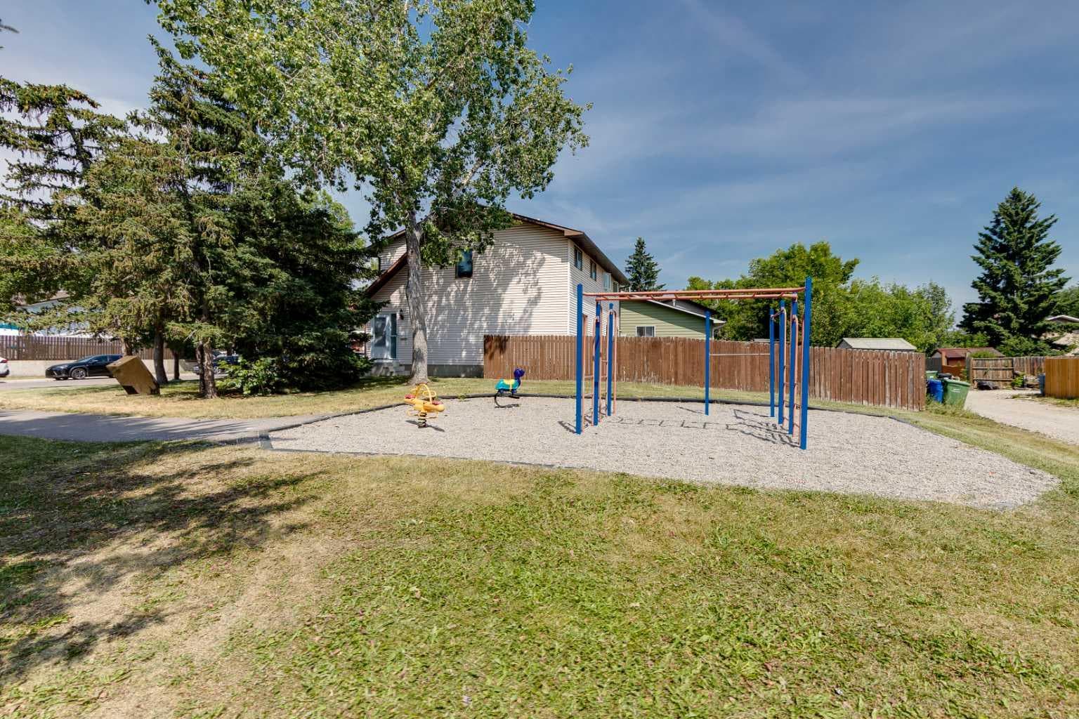 264 Templeview Way NE
