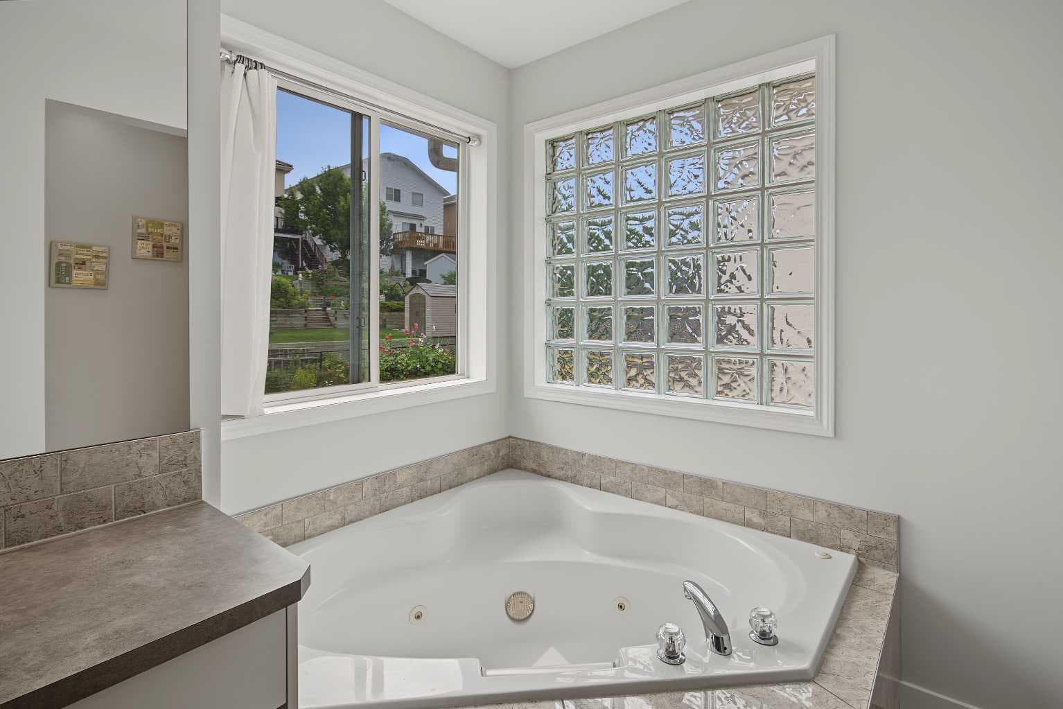 21 Edgebrook Park NW