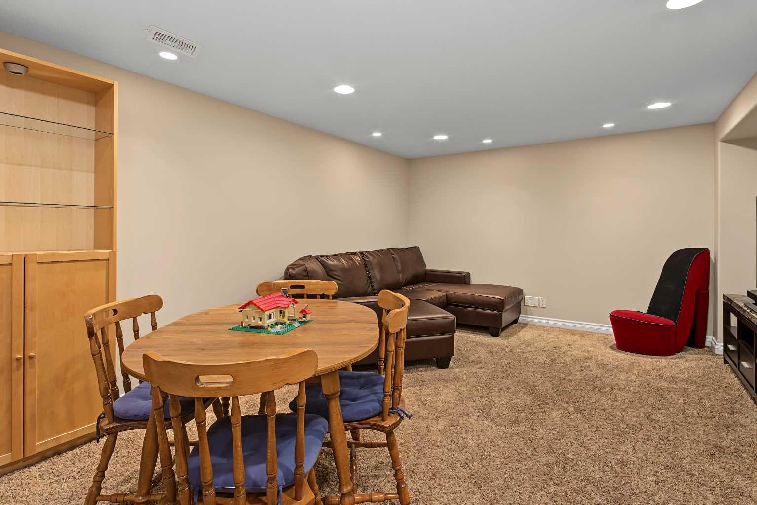 21 Edgebrook Park NW