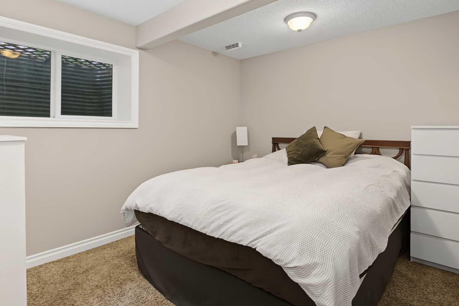 21 Edgebrook Park NW