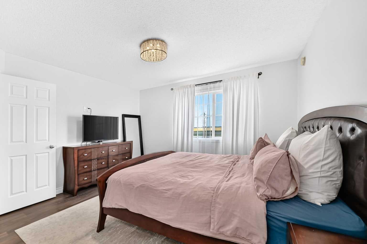 224 Viewpointe Terrace 