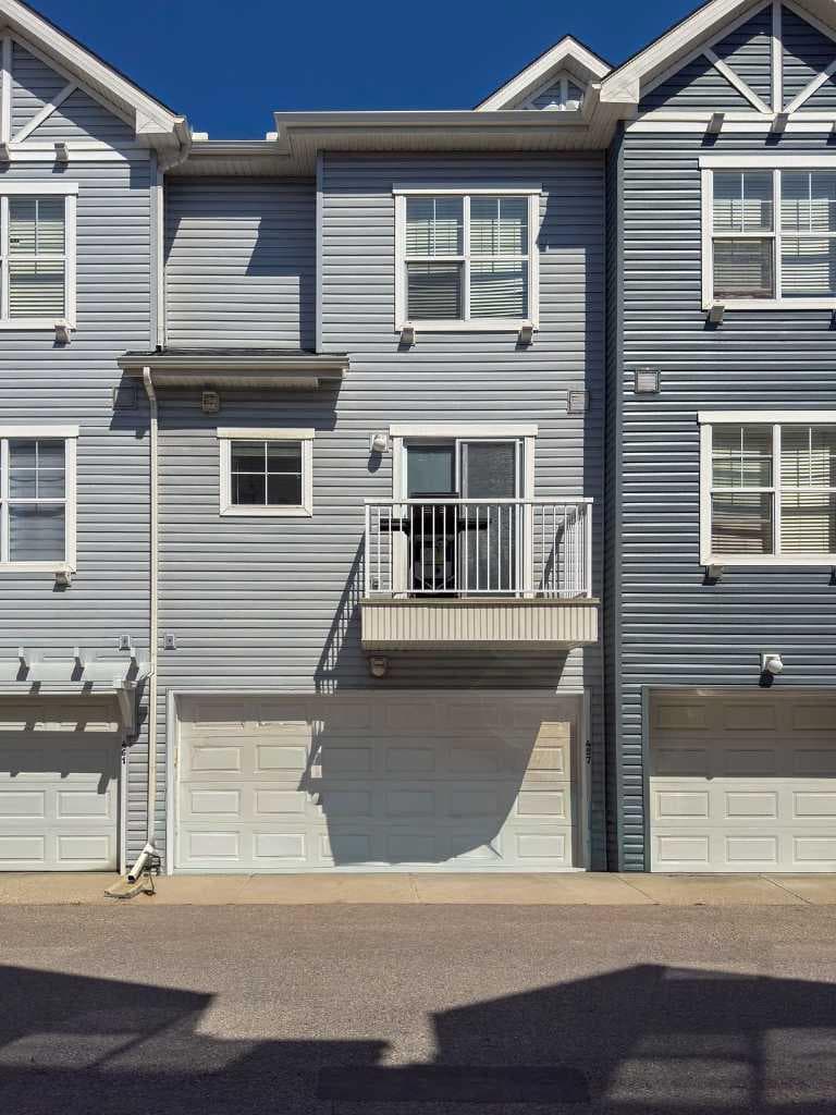 457 Elgin Gardens SE