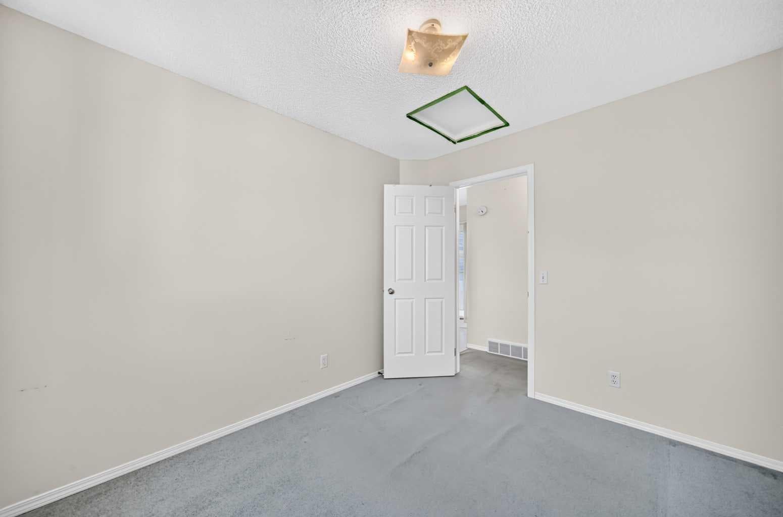23 San Diego Manor NE