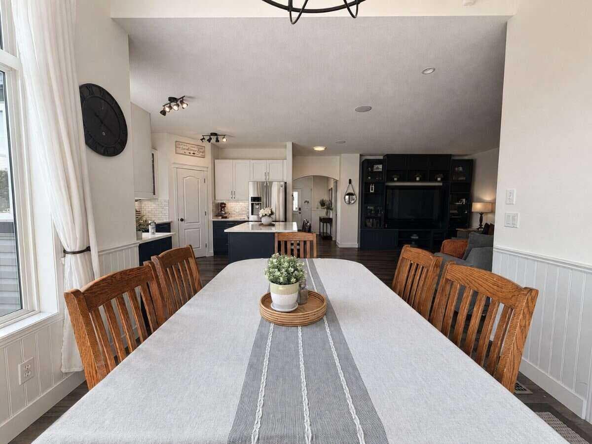 24 Brander Avenue NW