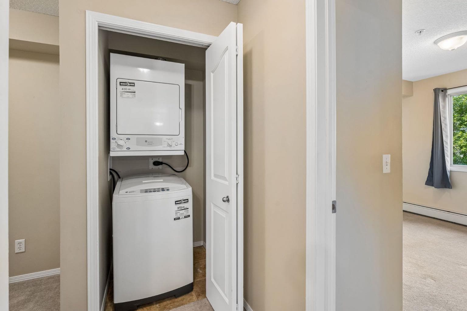 1305, 8 Bridlecrest Drive SW