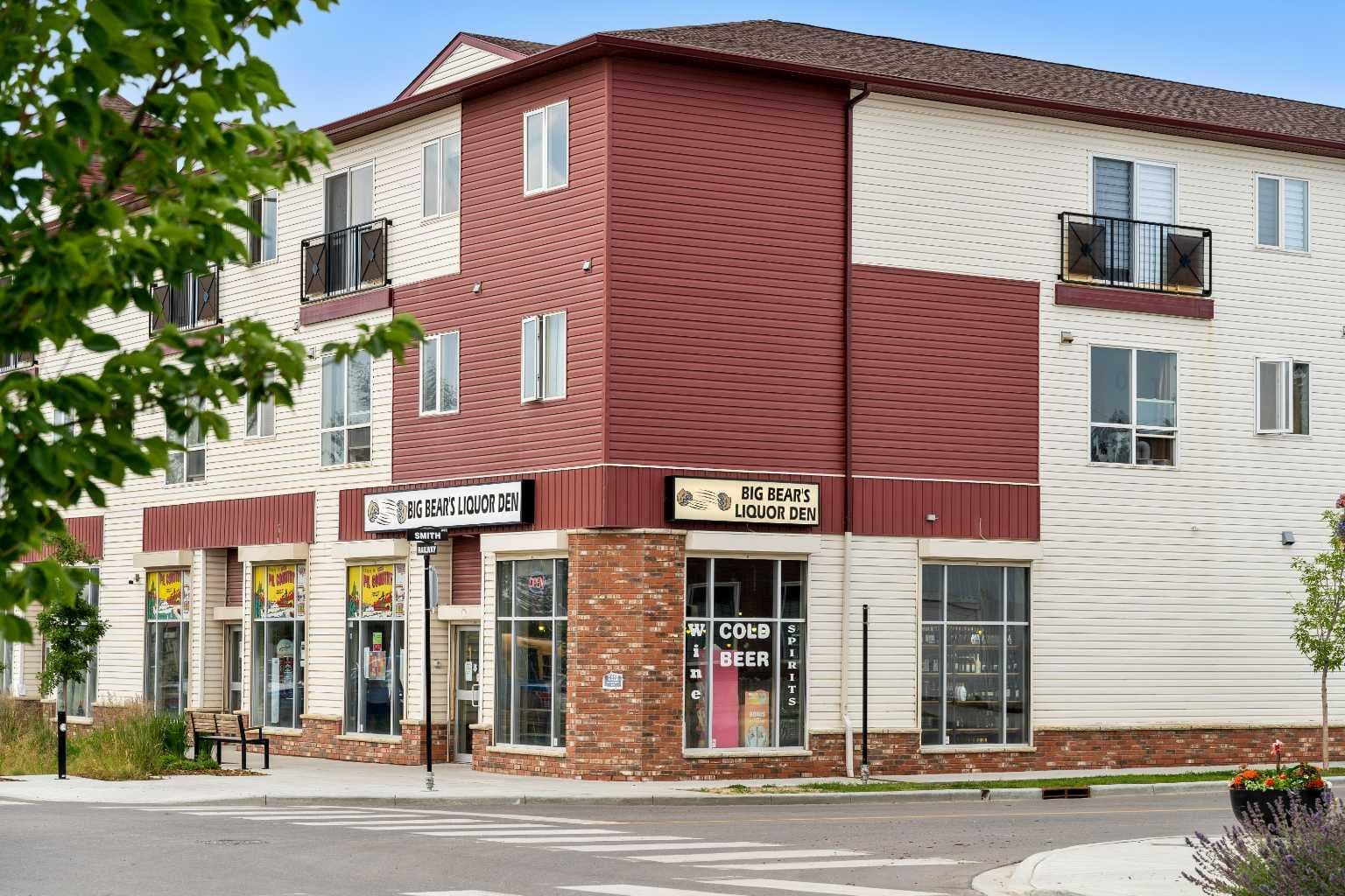 208, 1010 Railway Street 
