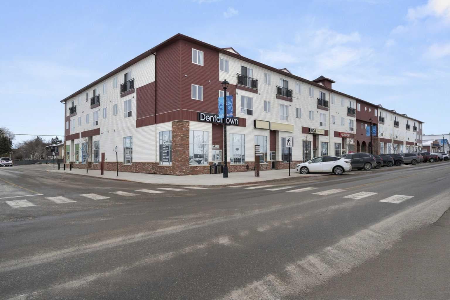 208, 1010 Railway Street 
