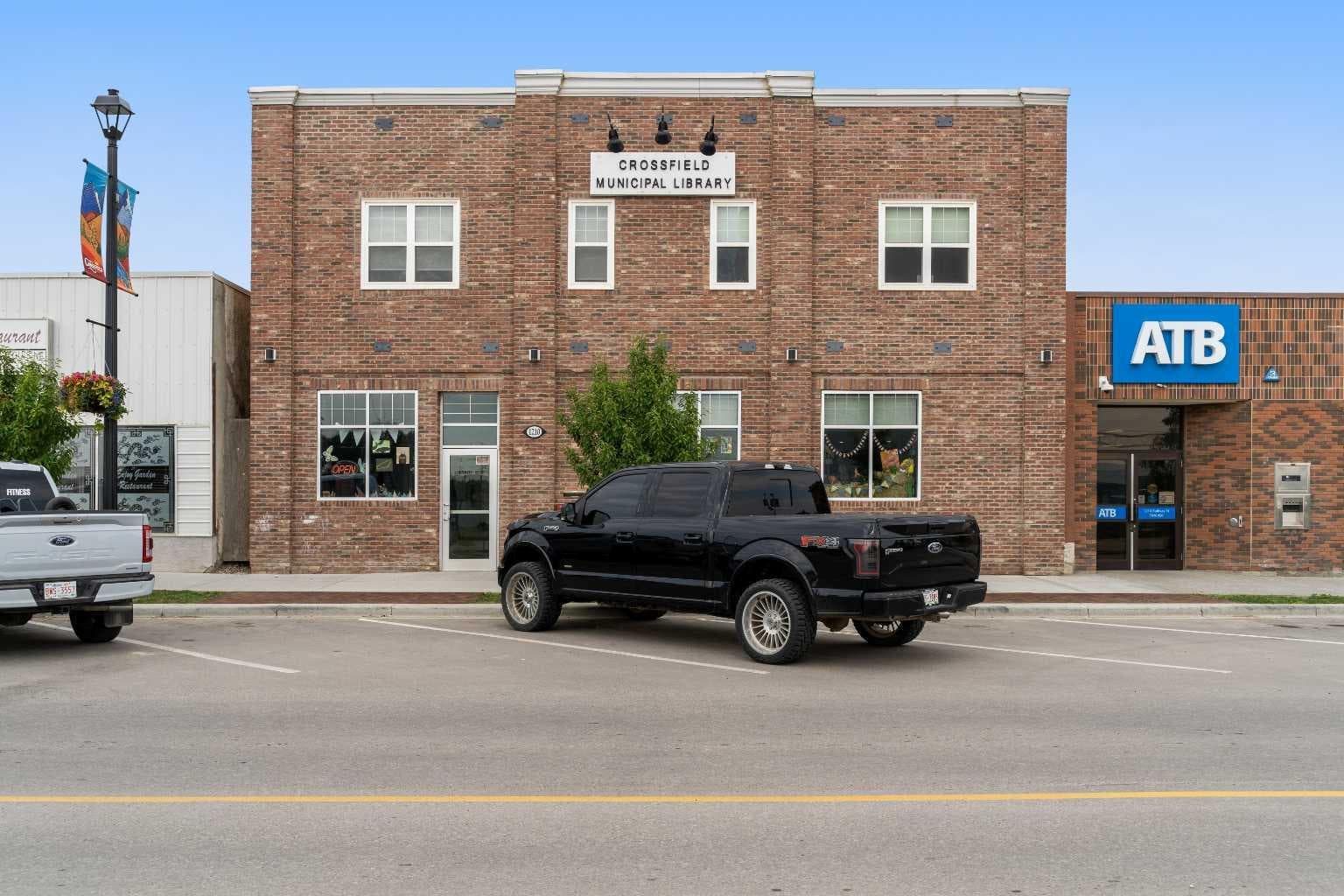 208, 1010 Railway Street 