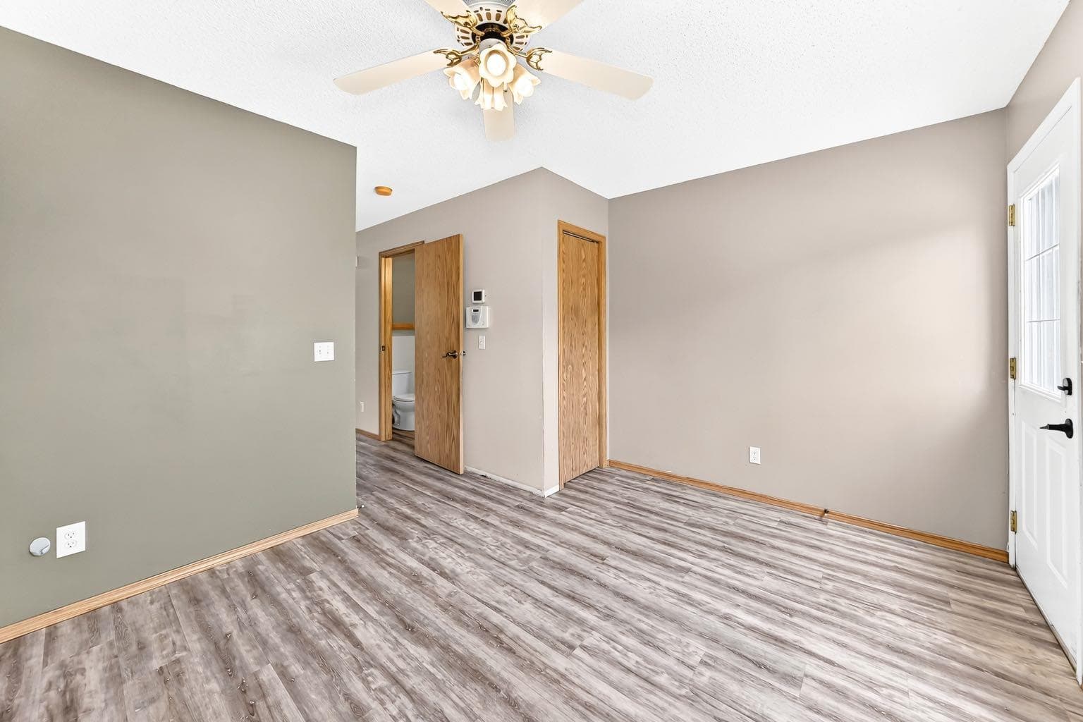 15 Coventry Link NE