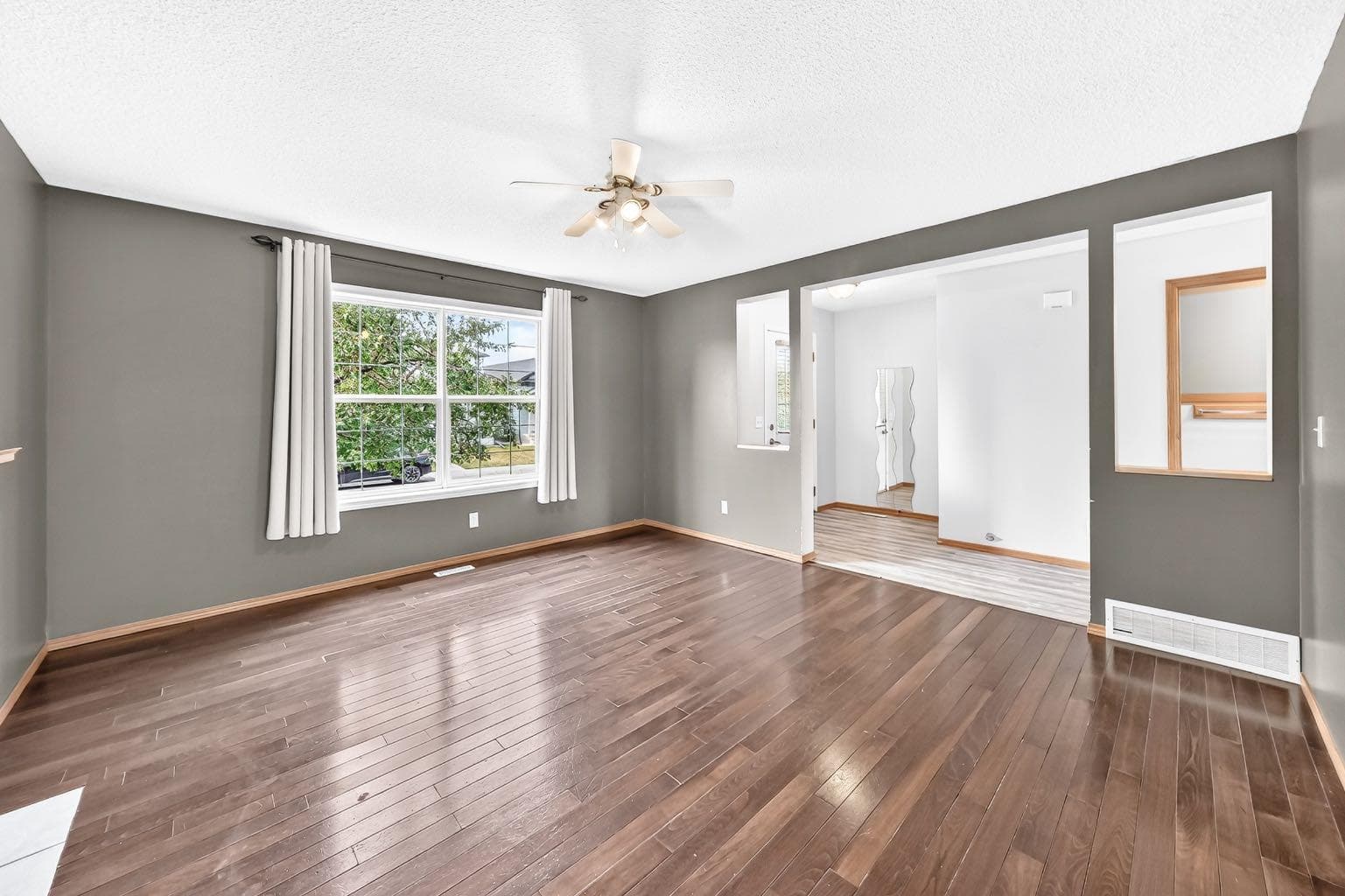 15 Coventry Link NE