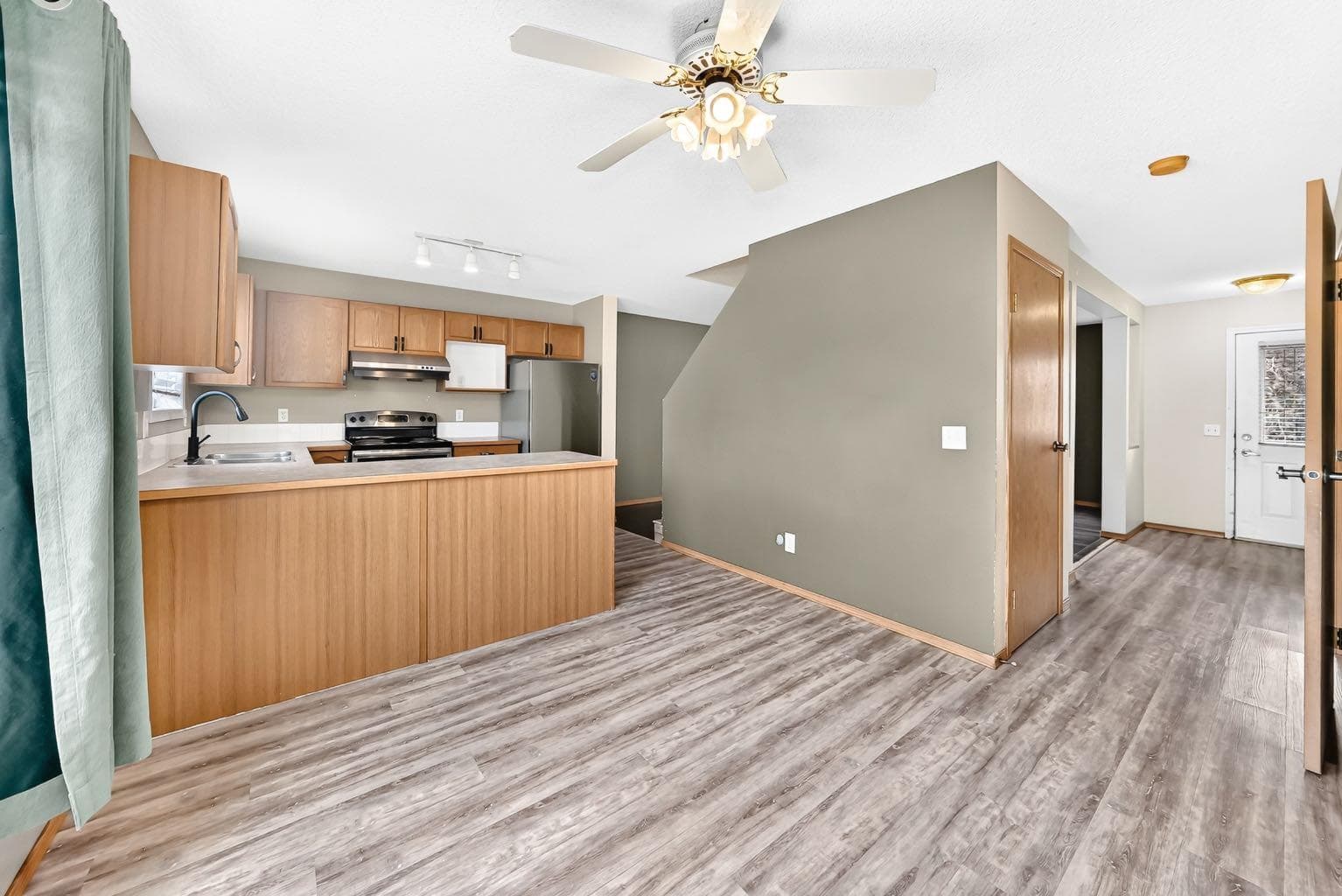 15 Coventry Link NE