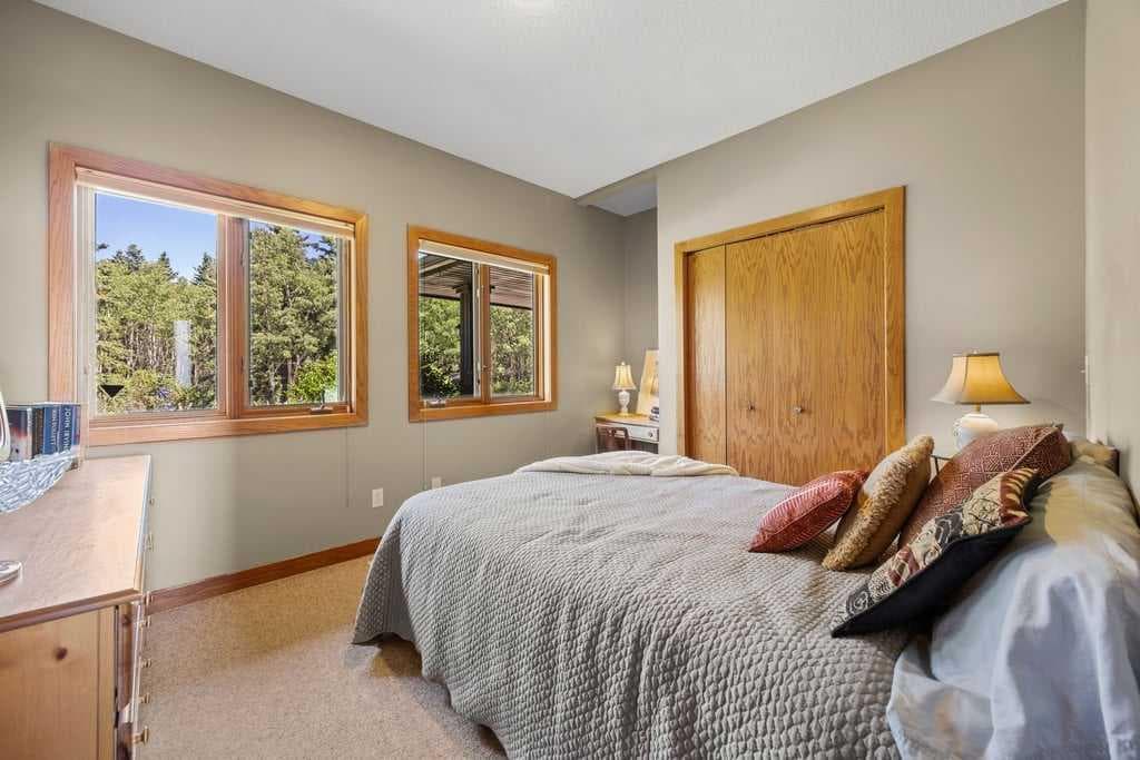 19 Westbluff Place 