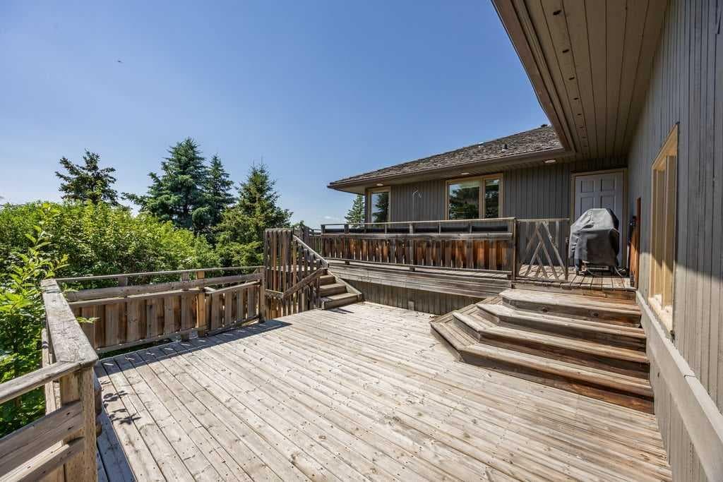 19 Westbluff Place 