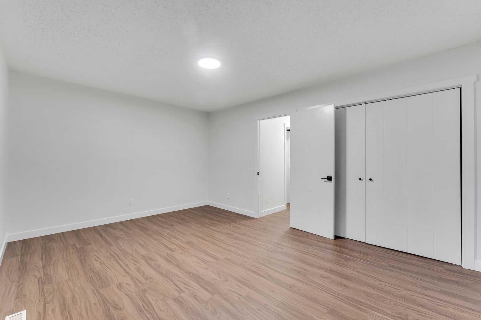 429 Georgian Villas NE