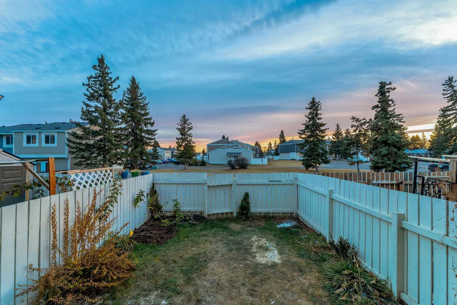 429 Georgian Villas NE