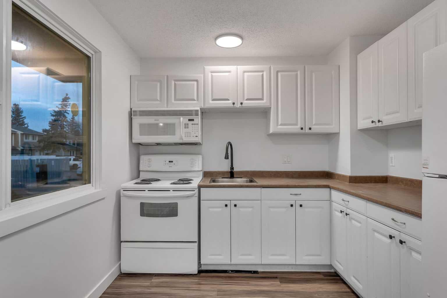 429 Georgian Villas NE