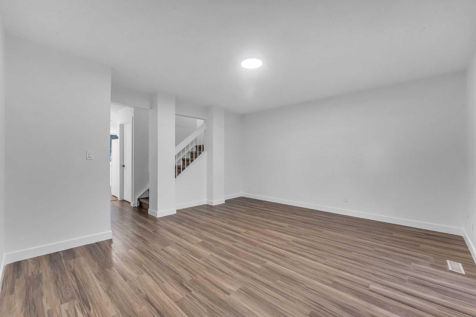 429 Georgian Villas NE