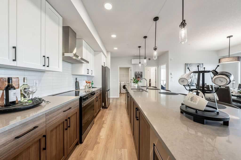 2205, 550 Belmont Street SW