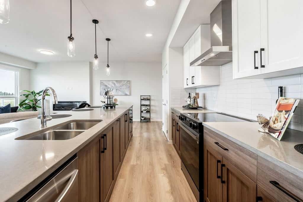 2205, 550 Belmont Street SW