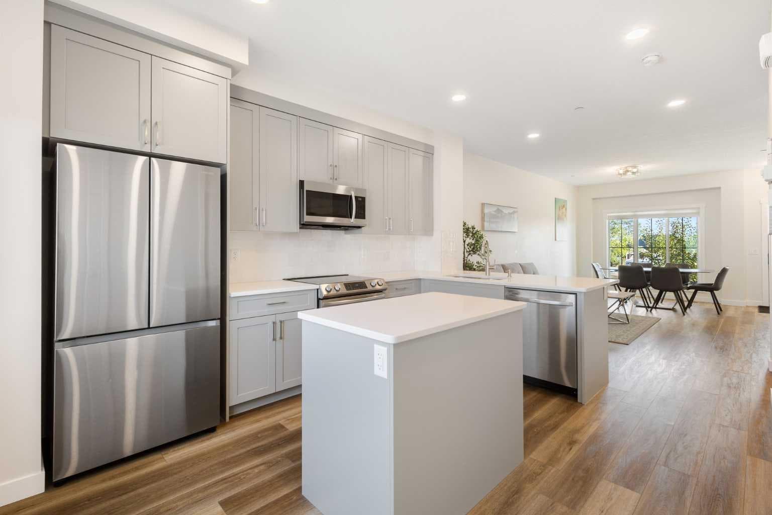 251 Lucas Boulevard NW