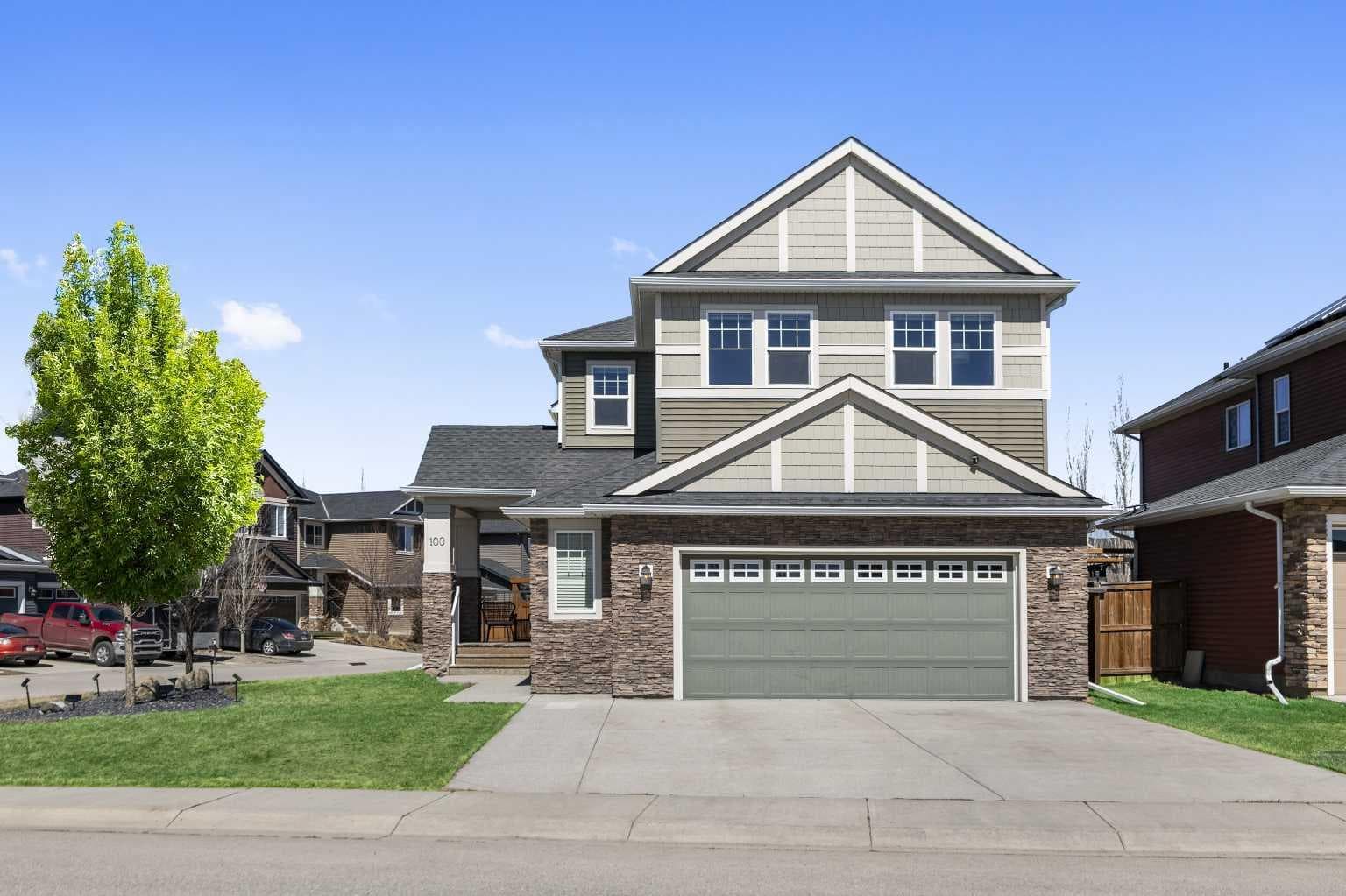 100 Kinniburgh Gardens 