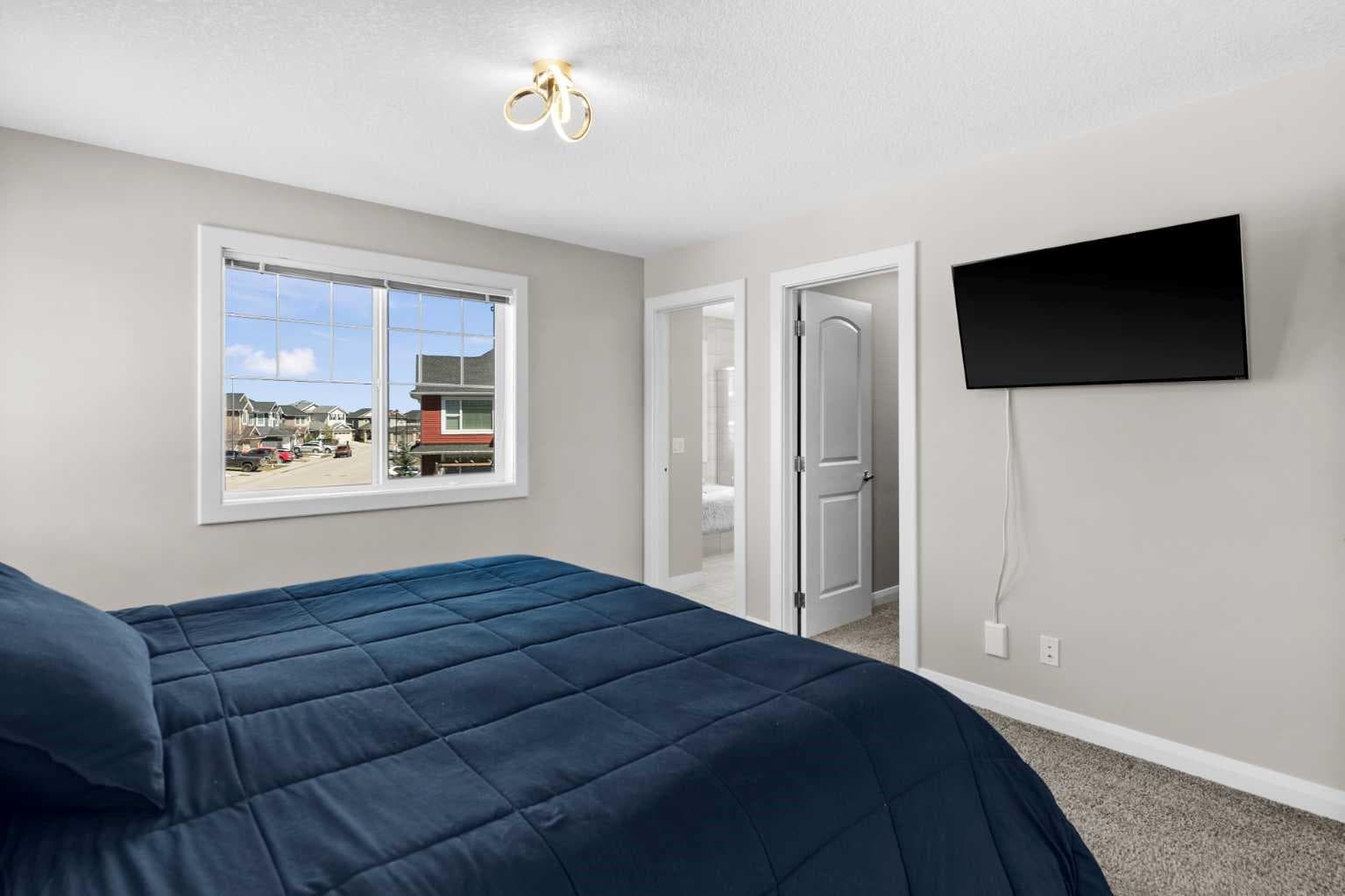 100 Kinniburgh Gardens 