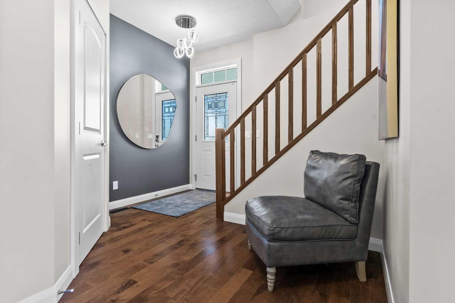 100 Kinniburgh Gardens 