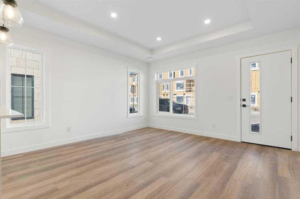 402, 156 Park Street 