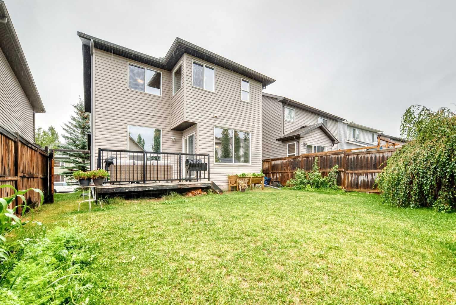 121 Chapalina Heights SE