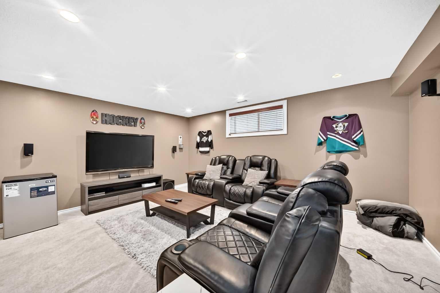 121 Chapalina Heights SE