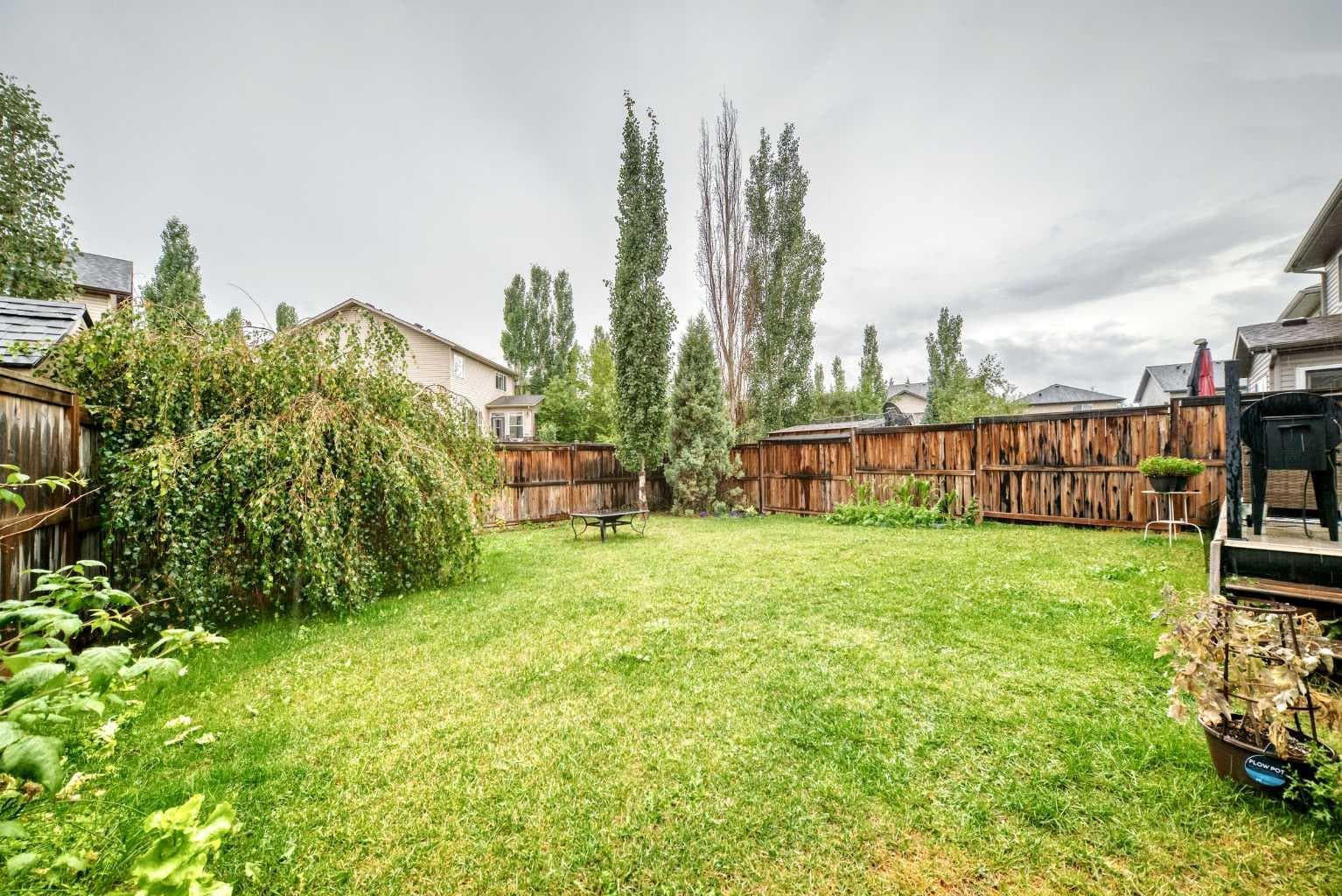 121 Chapalina Heights SE