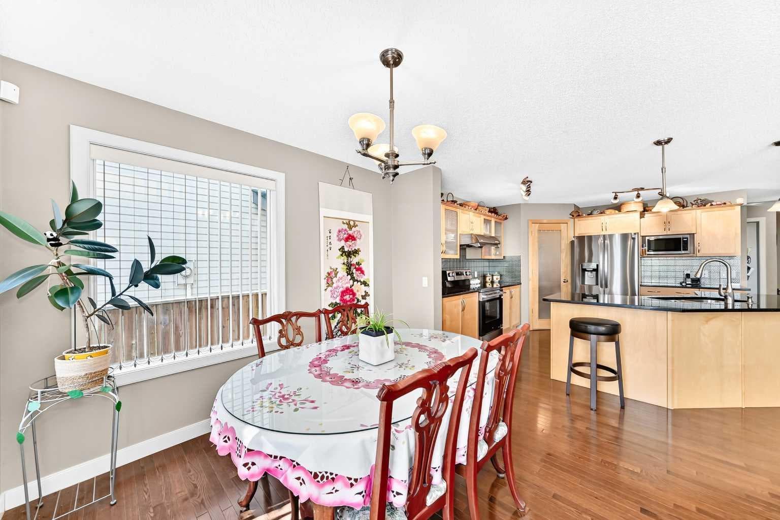 505 Kincora Bay NW