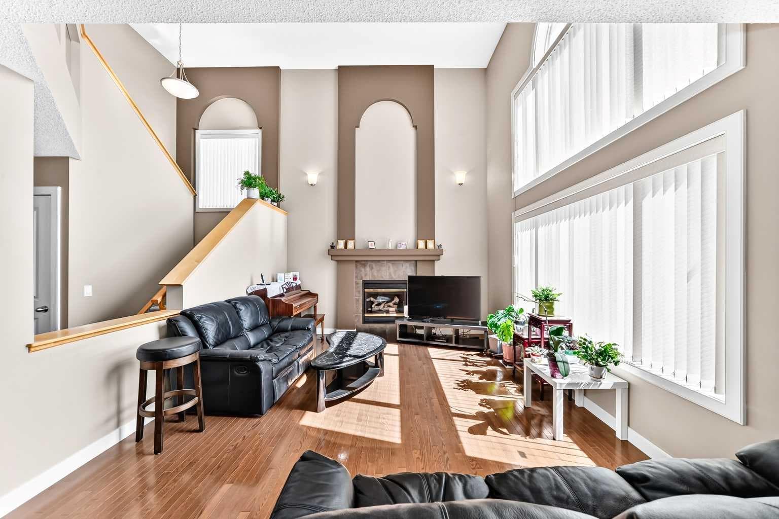 505 Kincora Bay NW