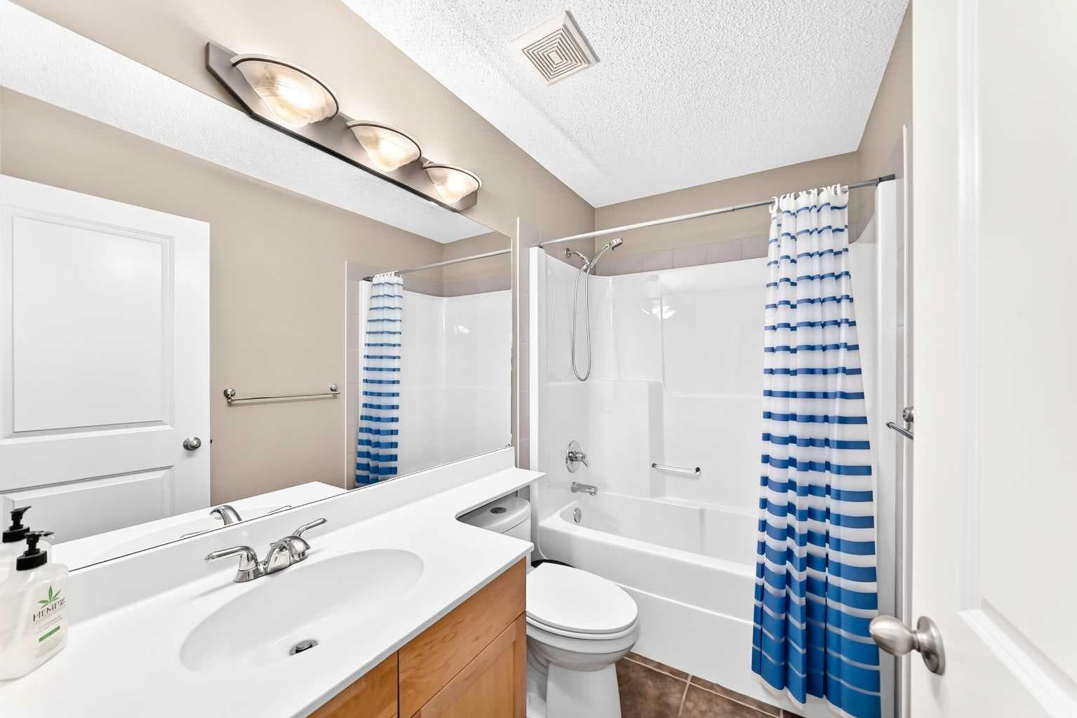 505 Kincora Bay NW
