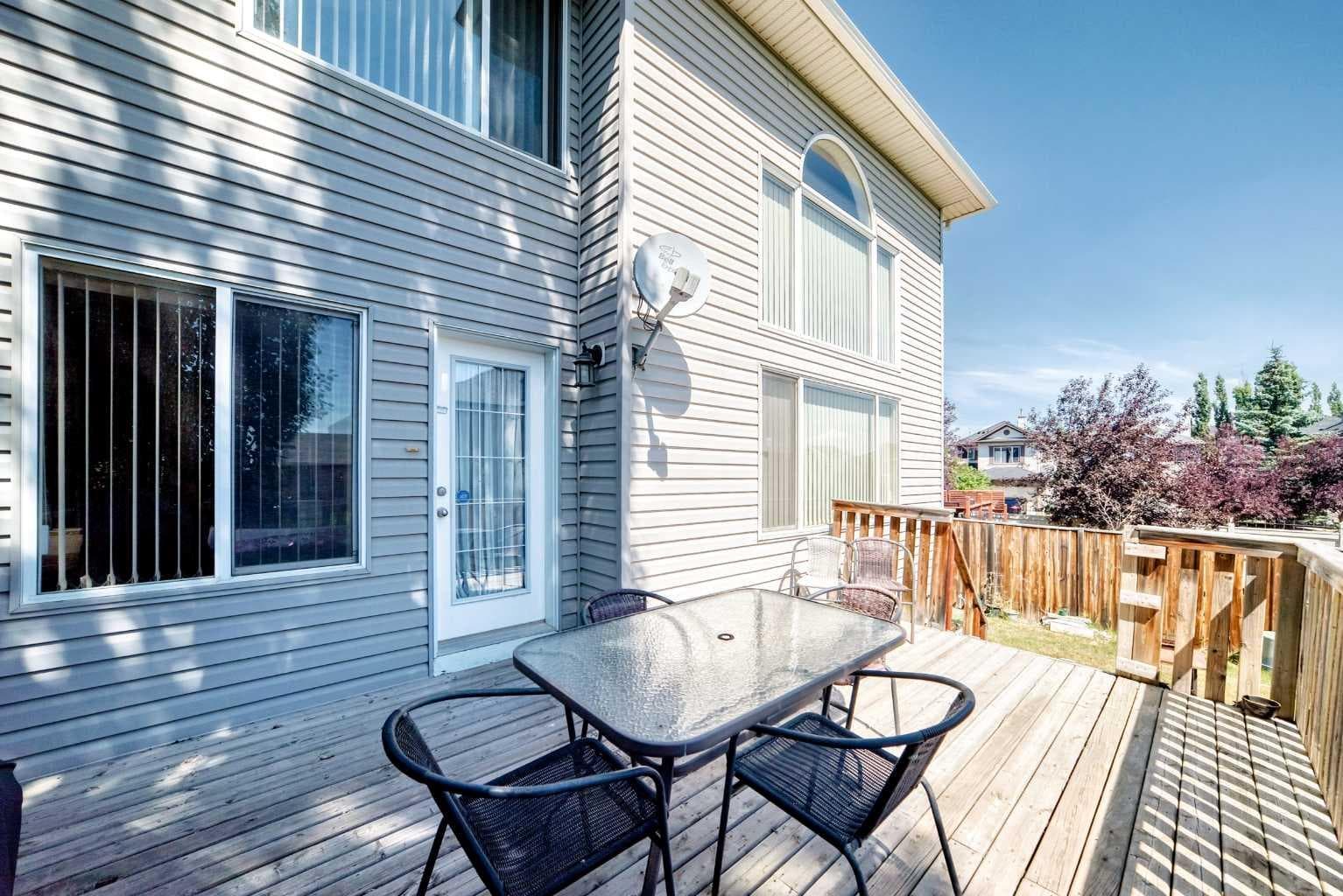 505 Kincora Bay NW